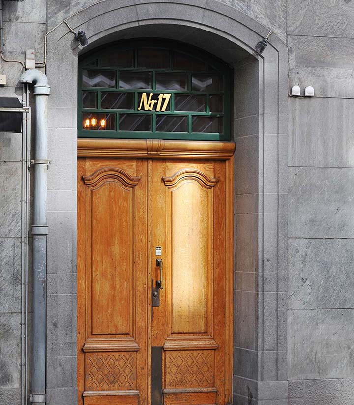 Bocken 32, Kungsgatan dörr nr 17